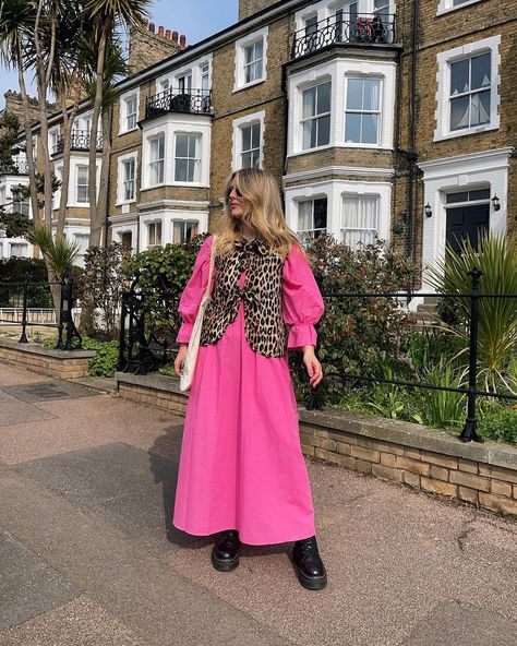 Dressing for the weather I want ☀️💕 p.s go away rain 🌧️ Spring outfit, pink outfit, dr martens, cheetah print, midsize outfit, midsize… | Instagram Midsize Spring Outfits, Spring Season Outfit, Outfit Midsize, Midsize Outfit, Japan Outfits, Pink Party Dress, Urban Cowgirl, Leopard Print Outfits, Midsize Outfits