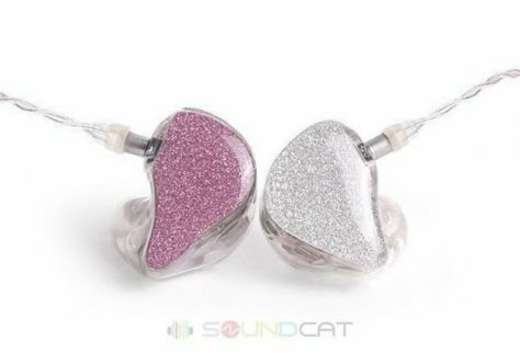 Inear Earphone Kpop, Earpiece Kpop, In Ear Monitors Aesthetic, David Tutera Wedding Dresses, David Tutera Wedding, Music Mic, Ear Monitors, Famous Lifestyle, Music Supplies