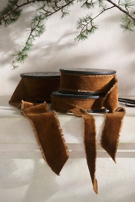 Frayed Velvet Ribbon, Satin Ribbon Christmas Tree, Rusty Christmas Decor, Brown Velvet Christmas, Deep Green Christmas Decor, Simple Thanksgiving Decorations, Chocolate Brown Christmas Decor, Black And Brown Christmas Decor, Restoration Hardware Christmas Decor