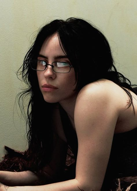 Fun Pfp Ideas, Billy Ellish Aesthetic, Cute Pics Of Billie Eilish, Brunette Billie Eilish, Billie New Hair, Billie Eilish Glasses Frames, Billie Eilish Long Hair, Billie Eilish Style Aesthetic, Billie Eilish Ear Piercings