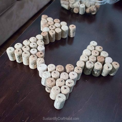 Wine Corks Decor, Wine Cork Diy Projects, Cork Diy Projects, Cork Crafts Christmas, Wine Cork Diy Crafts, Cork Ideas, Wine Cork Projects, Wine Cork Ornaments, Cork Crafts Diy