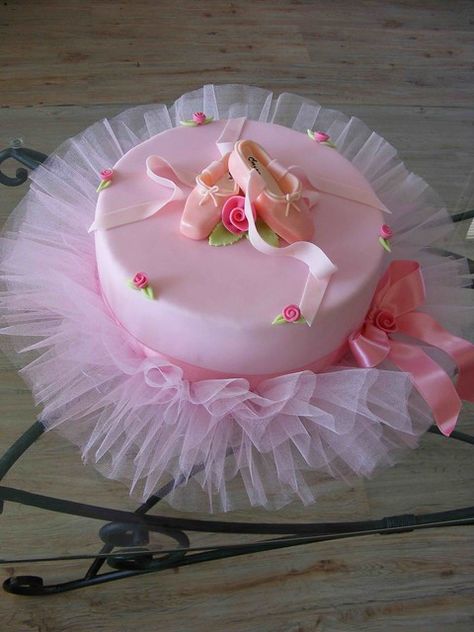 Tutu Birthday Cake, Torturi Baby Shower, Ballerina Birthday Cake, Ballet Cakes, Tutu Cakes, Ballet Birthday Party, Babyshower Party, Ballet Birthday, Ballerina Cakes