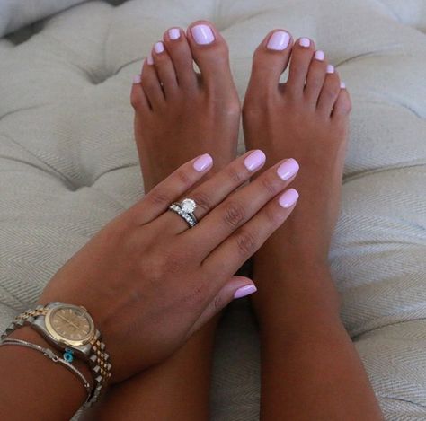 Pedicure For Dark Skin, Holiday Toe Nails Summer, Mani Pedi Combos Summer 2020, Nail Paint Colors, Summer Pedicure Colors, Pop Nails, Nails Rings, Pink Toe Nails, Pink Pedicure