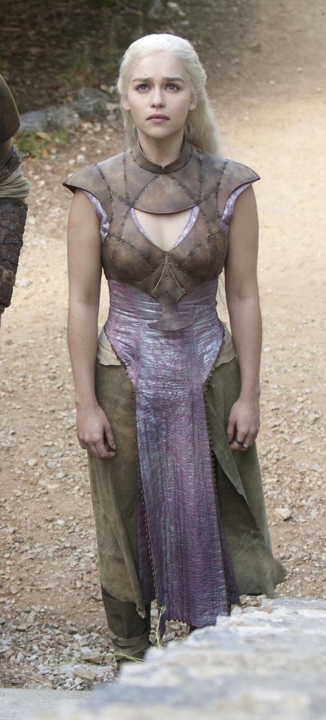 Purple Qarth Dress- Full Still Daenerys Targaryen Costume, Got Costumes, Game Of Thrones Costumes, Game Of Throne Daenerys, Fire And Blood, Cersei Lannister, Gra O Tron, Sophie Turner, Mother Of Dragons