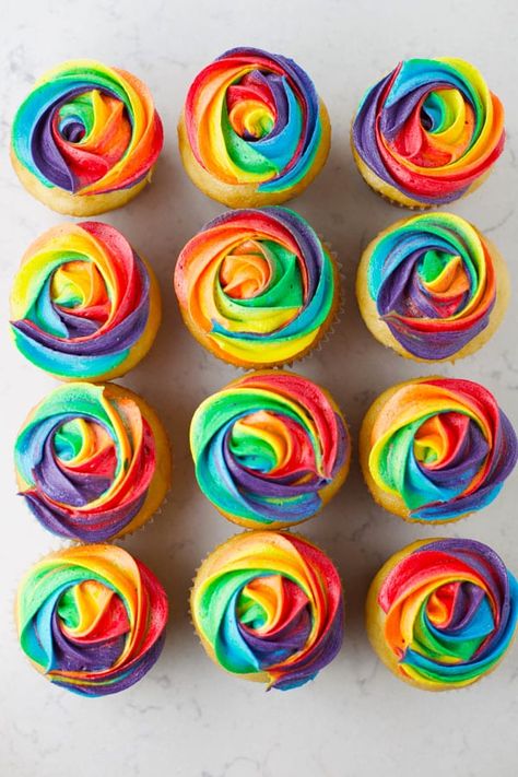 Easy Tie Dye Cake Frosting, Tie Dye Cupcake Cake, Tiedye Cupcake Frosting, Rainbow Cake Frosting Ideas, Rainbow Cupcakes For Girls Birthday, Multicolor Icing Piping, Rainbow Colored Cupcakes, Cupcakes With Rainbow Frosting, Tie Dye Cupcakes Birthday