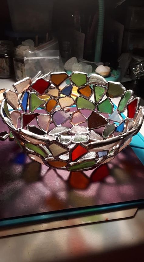 Stained Glass Bowl, Diy Stained Glass Window, Stained Glass Supplies, Stained Glass Quilt, Stained Glass Patterns Free, Tiffany Art, Glass Fusing Projects, Making Stained Glass, Stained Glass Ornaments