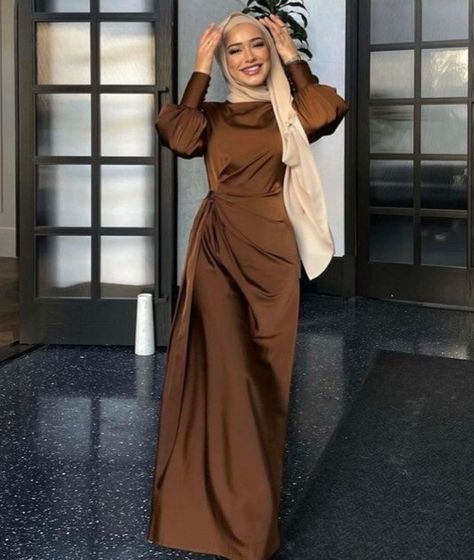 Elegant Silk Dresses, Outfits Muslim, Estilo Hijab, Stile Hijab, Tutorial Hijab, Muslim Outfits Casual, Modest Dresses Casual, Women Dresses Classy, Muslim Fashion Hijab