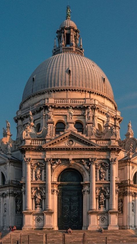 Plastic Dinosaur, Architecture Photography Buildings, Europe Architecture, Academia Aesthetics, Building Aesthetic, Visit Venice, Russian Architecture, Cathedral Architecture, Venice Italy Travel