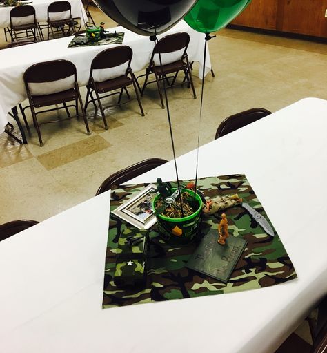 Army Table Decorations, Military Centerpiece Ideas, Promotion Ceremony, Military Retirement Parties, Camouflage Party, Army Birthday Parties, Army Retirement, Awards Banquet, Banquet Decor