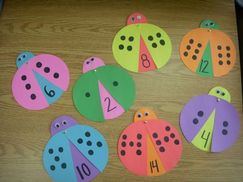 "double bugs" I made for teaching doubles to my first graders! Teaching Doubles, Math Doubles, Ideas Jardin, Classroom Songs, Teacher Bag, Math Addition, Teaching Life, Number Recognition, Math Numbers