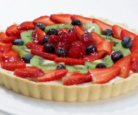 Fruit Tart Crust, Fruit Tart Glaze, Fruit Tart Recipe Easy, Easy Fruit Tart, Desert Fruit, Cake Mix Pancakes, Tart Fruit, Mini Fruit Tarts, Fruit Tart Recipe