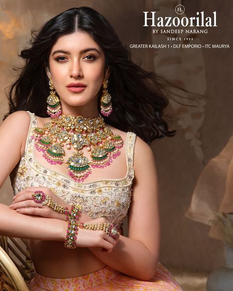 Introducing the ever so stunning @shanayakapoor02 as the new face of Hazoorilal By Sandeep Narang . . #HazoorilalBySandeepNarang #Campaign2021 #Diamonds #Gold #Polki #HighJewellery #FineJewellery #JeweleryGram #InstaJewellery #JewelleryForBrides #Weddings #Brides #BridalJewellery #Bollywood #ShanayaKapoor #HazoorilalJewellers #hazoorilal Uncut Necklace, Indian Mangalsutra, Hazoorilal Jewellers, Shanaya Kapoor, Bridal Jewellery Inspiration, Neck Pieces Jewelry, Indian Bridal Photos, Extraordinary Jewelry, Dark Jewelry