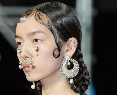 Givenchy fall winter 2015 fw15 paris fashion week Givenchy 2015, Mean Girls Aesthetic, Editorial Hair, Face Jewels, Goth Makeup, Body Modifications, Crazy Hair, Paris Fashion, Dress Collection