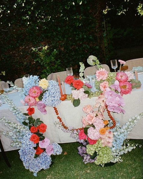 The merging of vegetables/ fruit and flowers, we are excited to see more of this trend this coming season! Super talented@taylorkezia_photography @kilter.com.au and @outinthepaddock incredible creative setup so inspiring Photoshoot Set Design, Photoshoot Set, Flower Carpet, Unique Floral Arrangements, Floral Installation, Ranunculus Flowers, Flower Photoshoot, Flower Installation, Future Wedding Plans