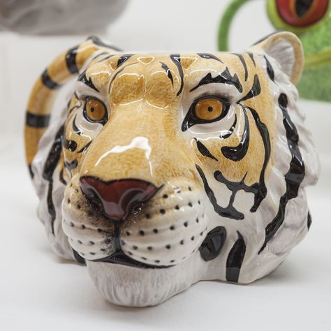 Novelty Ceramics, Tiger Pottery, Tiger Ceramic, Kids Pottery, Ceramics Ideas, Pottery Crafts, Tiger Head, Ceramics Pottery Art, Ceramic Animals