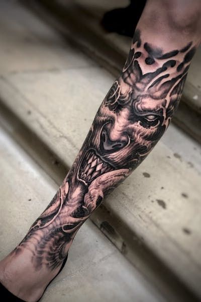 Tattoo uploaded by Boyetattoo | #freehand #legtattoo #demon #bio #skull #evil #horror | 1270854 | Tattoodo Biomechanical Tattoo Design, Headdress Tattoo, Tattoo Pierna, Bio Organic Tattoo, Evil Skull Tattoo, Chicano Tattoos Sleeve, Skull Art Tattoo, Evil Skull, Organic Tattoo