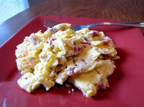 Cream Cheese Scrambled Eggs Breakfast Casserole With Cream Cheese, Scrambled Eggs With Cream, Cheese Eggs Recipe, Scrambled Egg Recipes, Cream Cheese Scrambled Eggs, Cheese Scrambled Eggs, Casserole With Cream Cheese, Greek Yogurt Breakfast, Scrambled Eggs Recipe