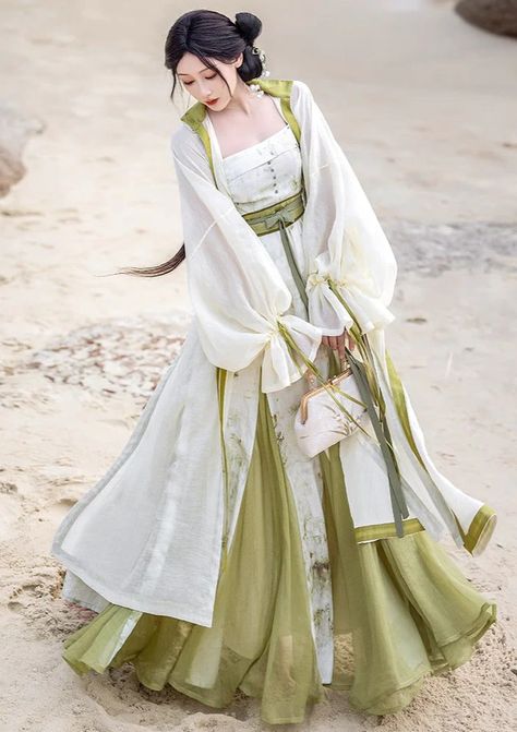 Green Hanfu, Jade Tree, Hong Kong Fashion, Fairy Cosplay, Modern Hanfu, Chinese Traditional Clothing, Hanfu Dress, Dress Belt, Chinese Clothing