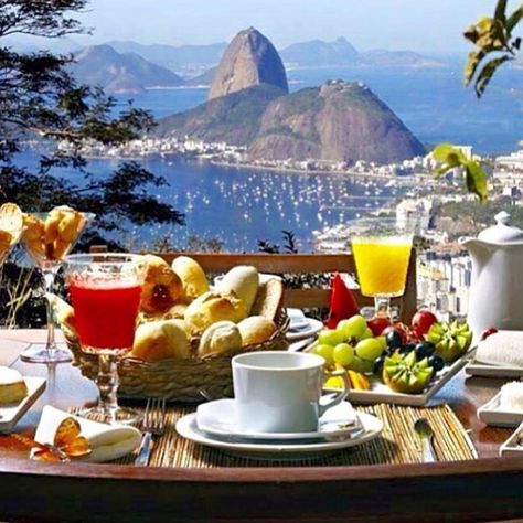 @recebercomcharme • Instagram photos and videos Brazilian Breakfast, Brazilian Drink, Breakfast Around The World, Latin American Food, Brazilian Coffee, Brazilian Food, Latin Food, Culinary Skills, Perfect Breakfast