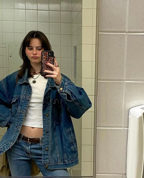 Oversized Jean Jacket Outfit, Jeans Outfit Inspiration, Oversized Denim Jacket Outfit, Kate Brock, Clothes Jewellery, Slay Fits, Denim Jeans Outfit, Jacket Outfit Women, Demin Jacket