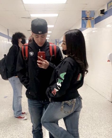 Takuache Couples Goals, Vaquero Couple Goals, Cute Mexican Couples, Cute Hispanic Couples, Matching Couple Things, Hispanic Couples, Latino Couple, Takuachita Outfits, Takuache Girl Outfits