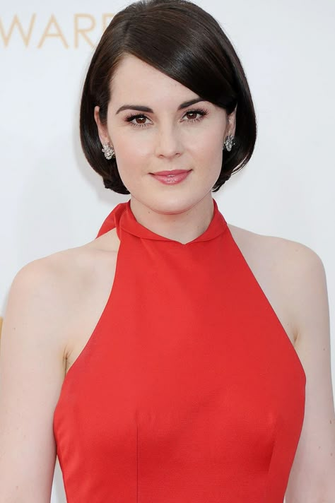 Styles For Oval Face Shape, Dramatic Jewelry, Princess Grace Kelly, Michelle Dockery, Crystal Hair Accessories, Clear Spring, Makeup News, Dramatic Classic, Oval Face Shapes