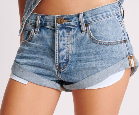 Low Waisted Shorts, Country Fits, Denim Shorts For Women, One Teaspoon Shorts, Denim Shorts Outfit, Low Waisted Jeans, Amazing Clothes, Summer 2025, Xmas List