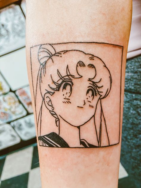 Anime sailor moon portrait tattoo Moon Etching, Moon Tattoo Simple, Moon Portrait, Tattoos Moon, Etching Tattoo, Powerpuff Girls Characters, Sailor Moon Tattoo, Tattoo Simple, Simple Hair