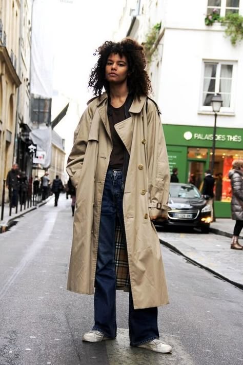 Burberry Trench Coat Street Style, Burberry Trench Coat Outfit, Trench Coat Outfit Winter, Trench Coat Outfits, Trench Coat Street Style, Trench Outfit, Raincoat Outfit, Winter Coat Outfits, Trench Coat Outfit