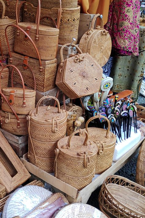 5 Best Places to Find the Extraordinary Bali Souvenirs - Indonesia Travel Oleh Oleh Bali, Bali Souvenirs, Ways To Be Healthier, 3 Days Trip, Oleh Oleh, Labuan, English China, Bali Travel, Culture Travel