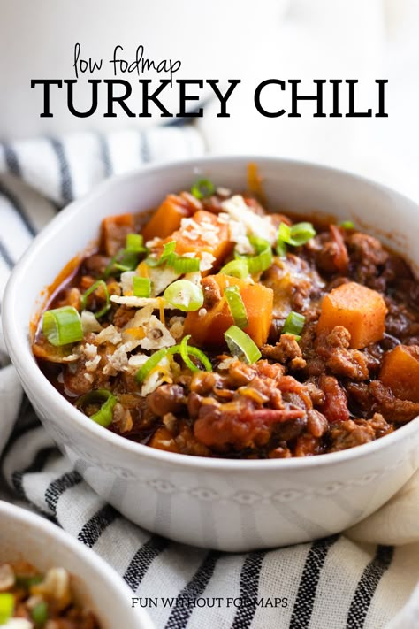 Warm up with a bowl of hearty and flavorful Low FODMAP Turkey Chili. It's filled with protein-packed turkey, low FODMAP amounts of lentils and sweet potatoes, warming spices, and a touch of cinnamon. | find easy low FODMAP recipes for IBS at funwithoutfodmaps.com | #ibs #lowfodmap #chili #turkey #glutenfree #dairyfree #lentils Lowfodmap Chili, Lowfodmap Easy Dinner, Chili With Sweet Potato, Recipes For Ibs, Easy Low Fodmap Recipes, Chili Turkey, Easy Low Fodmap, Fodmap Lunch, Fodmap Chicken