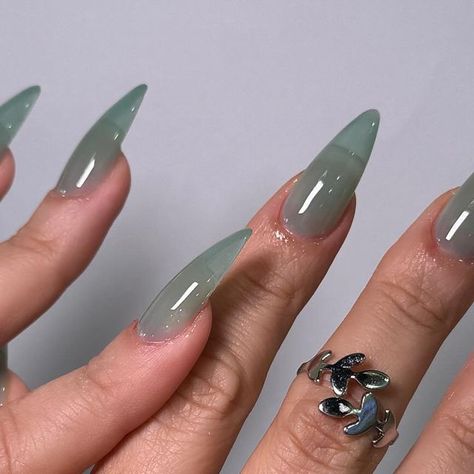 💅🏼Sarah nails on Instagram Easy Sage Green Nails, Solid Color Acrylic Nails, Stiletto Press On Nails, Jade Nails, China Nails, Fake Nails Long, Halloween Press On Nails, Long Stiletto, Nagel Tips