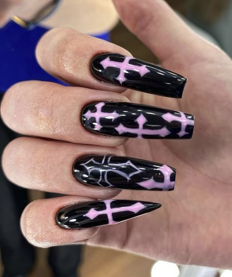 Paznokcie Hello Kitty, Punk Nails, Gothic Nails, Goth Nails, Grunge Nails, Bling Acrylic Nails, Kawaii Nails, Pink Acrylic Nails, Beauty Nail