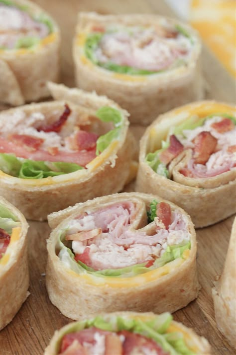 Roll Ups Tortilla Pinwheels Turkey, Easy Lunch Ideas Recipes, Ham And Turkey Sandwich Ideas, Cheese All Recipes, Ham And Turkey Pinwheels, Pin Wheel Sandwiches Recipes, Finger Foods For Lunch, Christmas Pinwheels Appetizers, Pinwheels Ham And Cheese