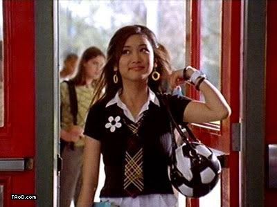 Sarah 🦇💀 on Twitter: "Brenda Songs soccer ball outfit from Stuck in the Suburbs. I saw the movie ONCE as a child but this outfit lives in my mind rent free… https://t.co/qhH2lZdSkW" Disney Channel Outfits, Stuck In The Suburbs, Disney Channel Aesthetic, Movie Character Outfits, London Tipton, Ball Outfit, Channel Outfits, Iconic Movie Characters, Disney Channel Movies