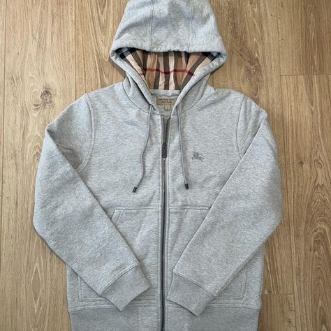 Burberry men's grey hoodie Burberry Hoodie, Calm Fits, Wishlist Ideas, Grey Hoodie Men, Street Fashion Men Streetwear, Birthday Wishlist, Burberry London, Coat Design, Burberry Men