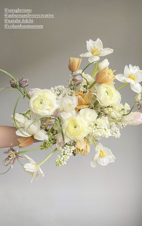 Apricot Flowers Wedding, Cottage Garden Florals, Romantic Wedding Bouquet Vintage, Mary Ralph Wedding, Daffodils Wedding Bouquet, White And Yellow Bridal Bouquet, Whimsical Wedding Florals, Wedding Flowers November, Unique Wedding Florals