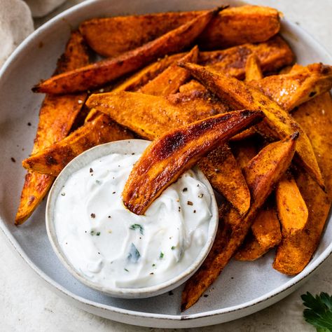 Roasted Sweet Potato Wedges, Baked Sweet Potato Wedges, Creamy Dipping Sauce, Yogurt Dipping Sauce, Baked Sweet Potato Fries, Sweet Potato Fries Baked, Garlic Dip, Clean And Delicious, Roasted Sweet Potato