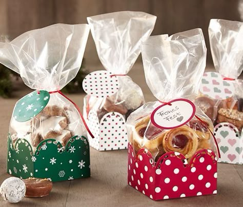 Bake Sale Displays, Cookie Gift Packaging, Cake Boxes Packaging, Christmas Cookies Packaging, Bake Sale Packaging, Christmas Cookies Gift, Chocolate Pack, Baking Packaging, Dessert Packaging