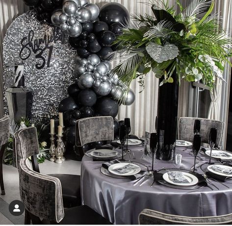 Gray Party Decorations, Small Birthday Parties, Champagne Balloons, Disco Birthday Party, Wedding Themes Fall, Kodak Black, 18th Birthday Party, Balloon Wall, Backdrop Design