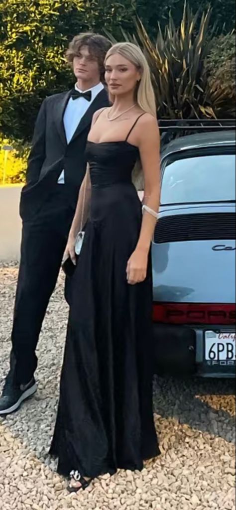 Black Classy Dress Outfit, Prom Dresses Europe, Long Black Graduation Dress, Black Tie Inspo Women, Prom Dresses Tight Fitting Long, Prom Dress Old Money, Classy Prom Dresses Simple, European Prom Dress, Black Prom Dress Classy