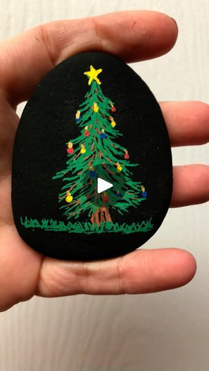 6.7K views · 344 reactions | Grab your paint pens for the simple Christmas tree rock! #rockpainting101 #RP101 #rockpainting #paintrocks #paintedrocksofinstagram #rockpaintingideas... | By Rock Painting 101 | Facebook Christmas Rock Painting Ideas Snowman, Christmas Tree Painted Rocks, Holiday Rock Painting Ideas, Rock Painting Christmas Ideas, Christmas Painted Rocks Ideas, Painted Seashells, Painted Garden Rocks, Painting 101, Garden Rocks