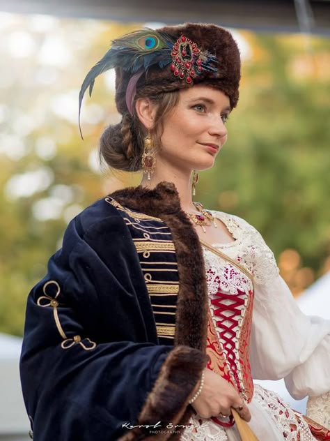 Medieval Polish Clothing, Imperial Design, Turkey Costume, Russian Culture, Fur Clothing, Period Outfit, Century Clothing, Traditional Fashion, Historical Costume