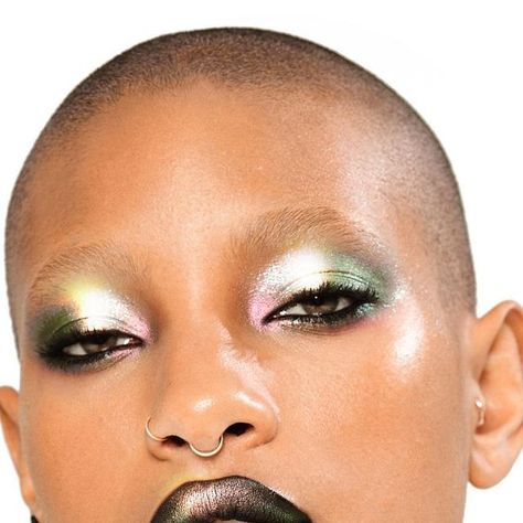 Francie Tomalonis on Instagram: "Duo-chrome everything 🖤 @willowsmith for @spinmag  #makeupbyfrancie  #liplook #duochromeeyeshadow #makeupoftheday" Duo Chrome Eyeshadow Looks, Duochrome Eyeshadow Looks, Duo Chrome Eyeshadow, Chrome Eyeshadow, Rainbow Eyeshadow, Duochrome Eyeshadow, Eyeshadow Looks, Pose Reference, Rainbow