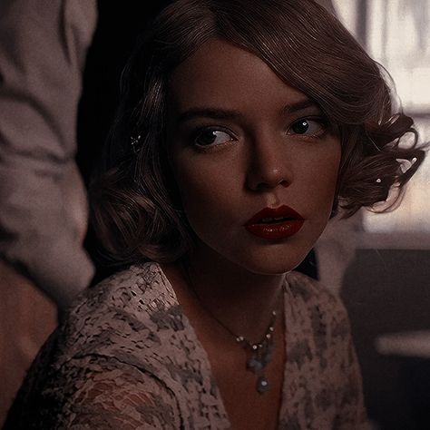 gina gray in peaky blinders season 5 Gina Grey Peaky Blinders, Gina Gray, Peaky Blinders Hair, Peaky Blinders Season 5, 1920s Makeup, Peaky Blinders Season, Draw People, Anya Taylor Joy, Peaky Blinders