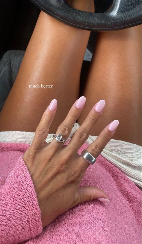 Like Pink Nails, Clean Girl Nails Summer, Short Nail Designs Summer Latest Trends, Clean Girl Summer Nails, Nail Ideas For Tan Skin, Nail Pink Ideas, Summer Clean Nails, Nails With Tan Skin, Nails For Silver Jewellery