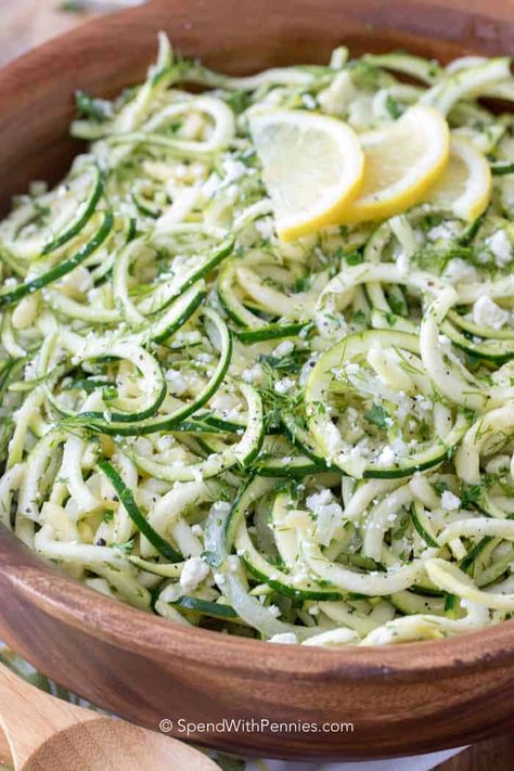 Zucchini Noodles Salad, Zoodle Recipes, Zucchini Salad, Spend With Pennies, Spiralizer Recipes, Carb Foods, Raw Vegetables, Garden Recipes, Zucchini Noodles