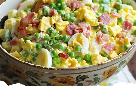 Southern Pea Salad Recipes, Dublin Pea Salad, Classic Southern Pea Salad, Frozen Pea Salad, Southern Pea Salad, Classic Pea Salad, Veg Salads, Canned Peas, Green Pea Salad