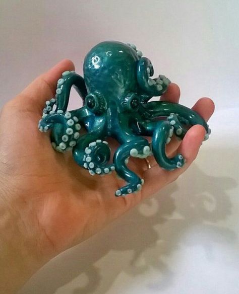 Octopus Made Out Of Clay, Octopus Pinch Pot, Clay Art Octopus, Octopus Clay Sculpture Easy, Octopus Pottery Ideas, Octopus Ceramics Pottery, Diy Clay Octopus, Ceramic Octopus Sculpture, Clay Octopus Cute