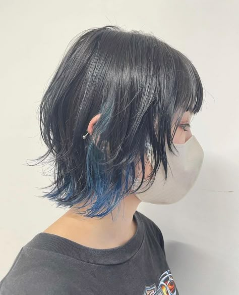 Blue Tips Hair, Short Hair Blue, Hair Stail, Color Block Hair, Short Hair Highlights, Hair Color Underneath, Shaggy Short Hair, Hair Color Streaks, School Vibe